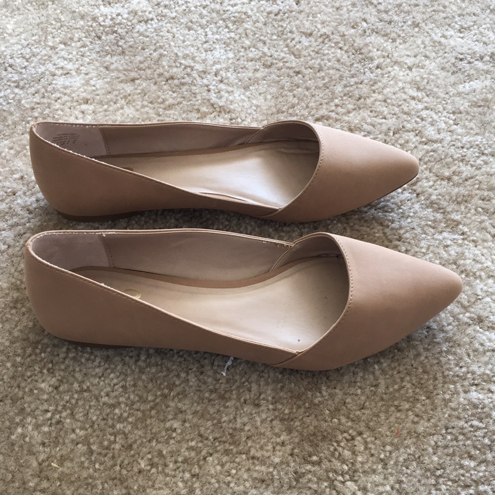 Tan flats - Picture 2 of 3